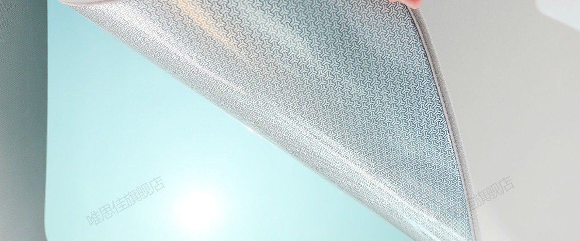 mincar-sunroof-silicone-grip Silicone grip layer on glass
